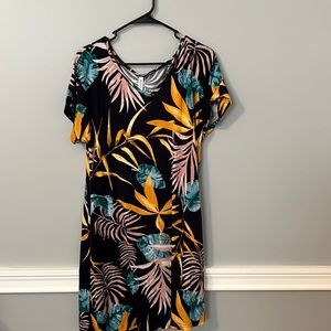Short sleeve V-neck summer dress